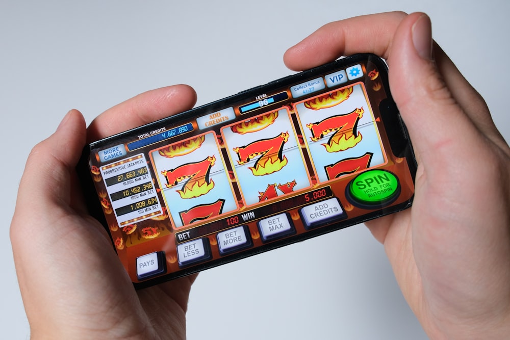 Permainan slot dimainkan dari ponsel